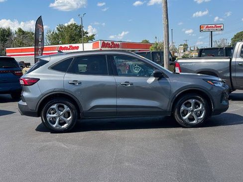 Used 2025 Ford Escape ST-Line AWD/4WD image 2