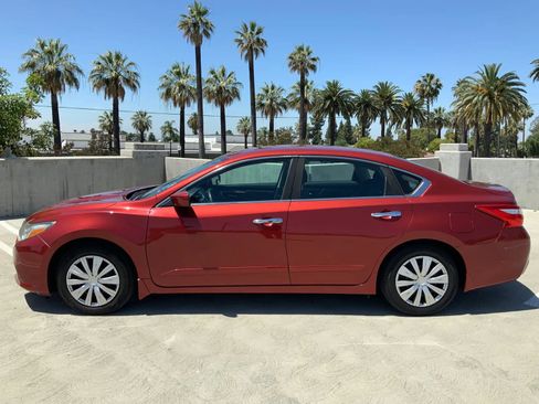 Used 2016 Nissan Altima 2.5 S w/ Power Driver Seat Package FWD image 5