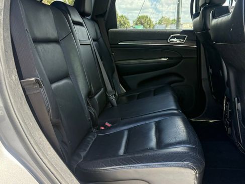 Used 2019 Jeep Grand Cherokee Limited image 15