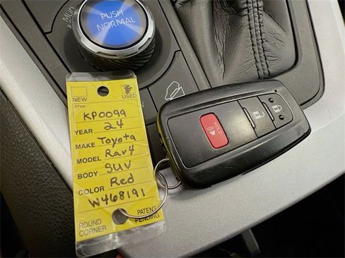 Used 2024 Toyota RAV4 Adventure image 13