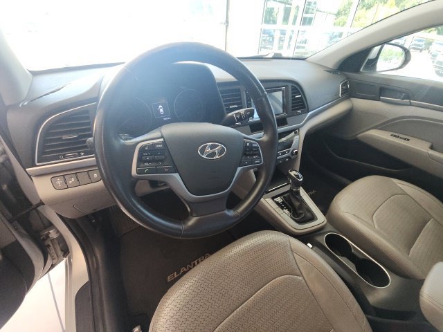 Used 2017 Hyundai Elantra Limited FWD image 18