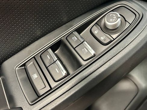 Used 2021 Subaru Crosstrek 2.5i Limited w/ Moonroof Package 1 AWD/4WD image 5