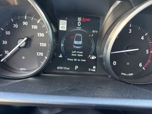 Used 2017 Land Rover Range Rover Sport HSE image 6