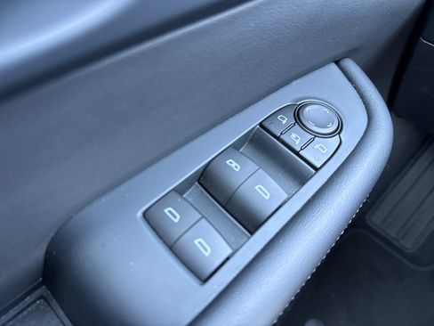 Used 2025 Buick Enclave Preferred FWD image 26