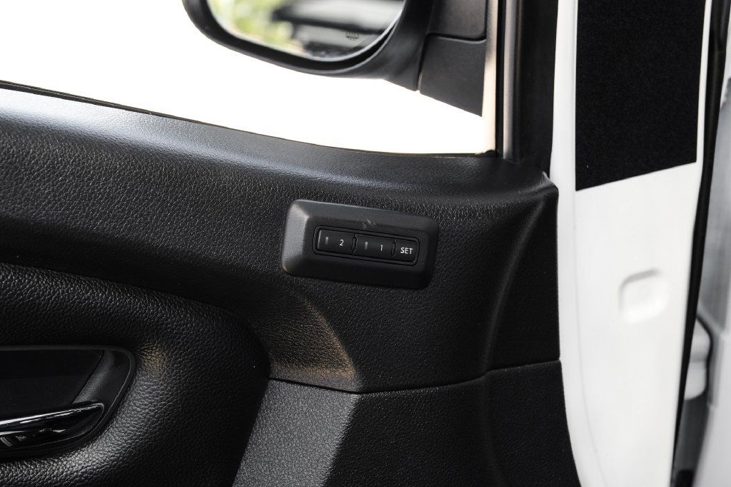 Used 2019 Nissan Titan SL w/ Midnight Edition RWD image 46