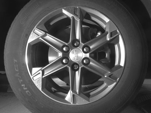 Used 2025 Chevrolet Blazer LT FWD image 13