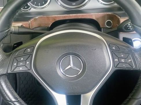 Used 2013 Mercedes-Benz E 350 Sedan image 36