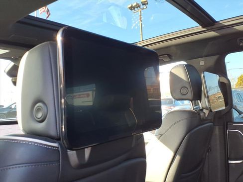 Used 2021 Cadillac Escalade ESV Sport w/ Driver Assist Tech Package image 19