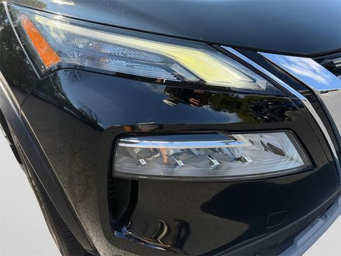 Used 2022 Nissan Rogue SV image 20