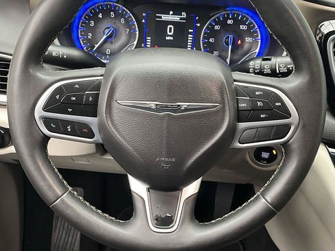 Used 2024 Chrysler Voyager LX FWD image 14