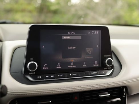 Used 2021 Nissan Rogue SV FWD image 13