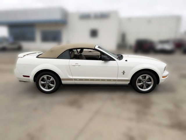 Used 2006 Ford Mustang Convertible RWD image 4