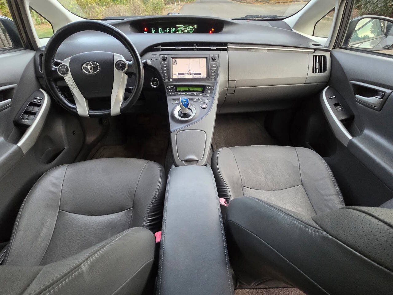 Used 2011 Toyota Prius Four w/ Navigation Pkg FWD image 2