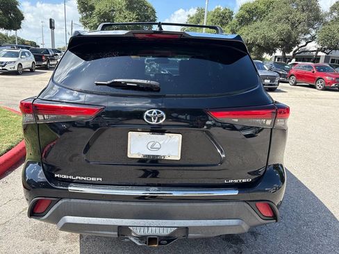 Used 2020 Toyota Highlander Limited FWD image 4