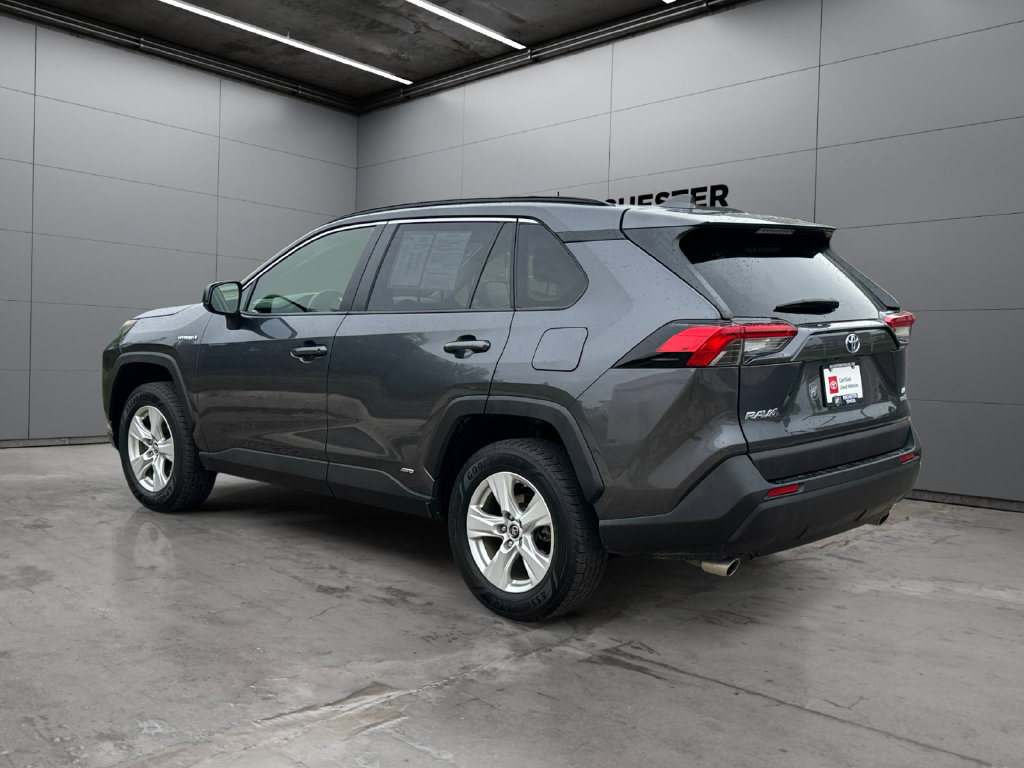 Used 2019 Toyota RAV4 LE w/ Carpet Mat Package AWD/4WD image 3