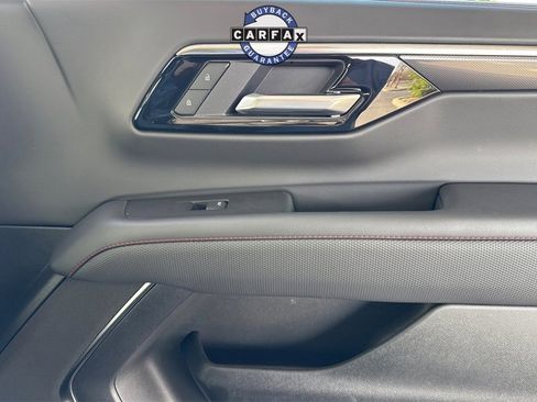 Used 2025 Chevrolet Suburban RST image 27