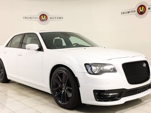 Used 2023 Chrysler 300 C RWD image 34