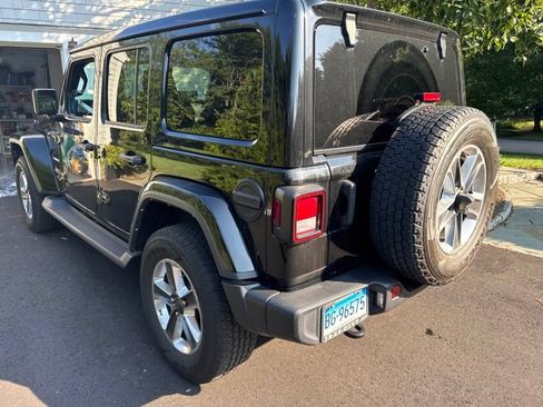 Used 2022 Jeep Wrangler Unlimited Sahara w/ Cold Weather Group AWD/4WD image 4