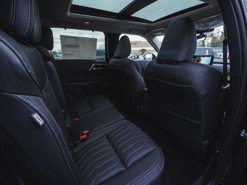 New 2026 Mitsubishi Outlander SEL FWD image 37