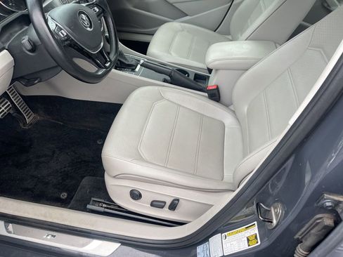 Used 2016 Volkswagen Passat 1.8T R-Line image 14