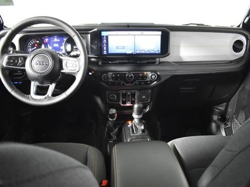 Used 2025 Jeep Wrangler Unlimited Sahara w/ Safety Group AWD/4WD image 28