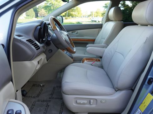 Used 2005 Lexus RX 330 w/ Premium Pkg FWD image 9