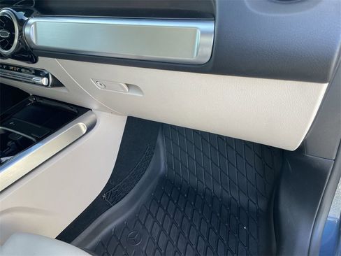 Used 2020 Mercedes-Benz GLB 250 4MATIC image 35