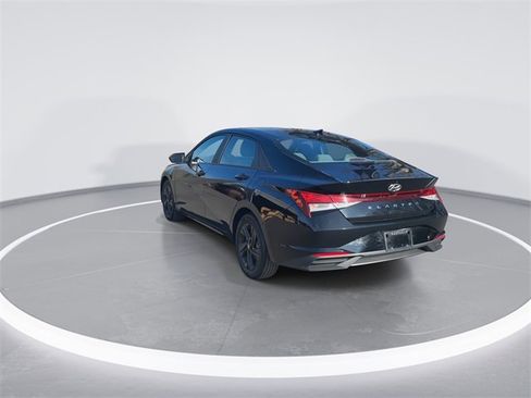 Certified 2023 Hyundai Elantra SEL image 6