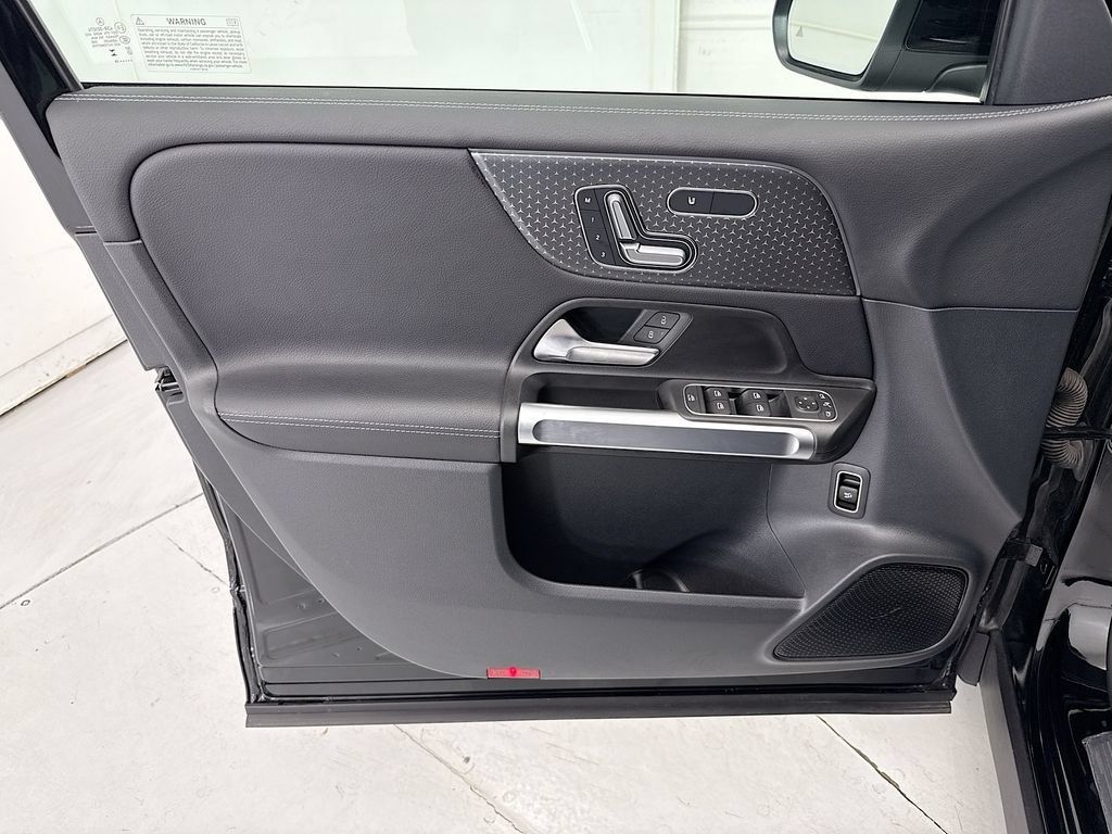 Certified 2024 Mercedes-Benz GLB 250 4MATIC image 23