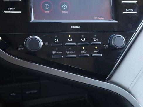Used 2020 Toyota Camry LE FWD image 18