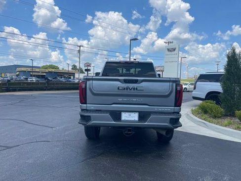 Used 2024 GMC Sierra 2500 Denali Ultimate AWD/4WD image 4