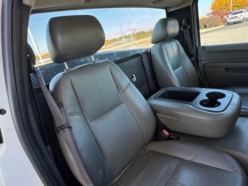 Used 2012 Chevrolet Silverado 1500 W/T RWD image 17
