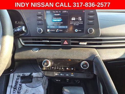 Used 2021 Hyundai Elantra SEL image 16