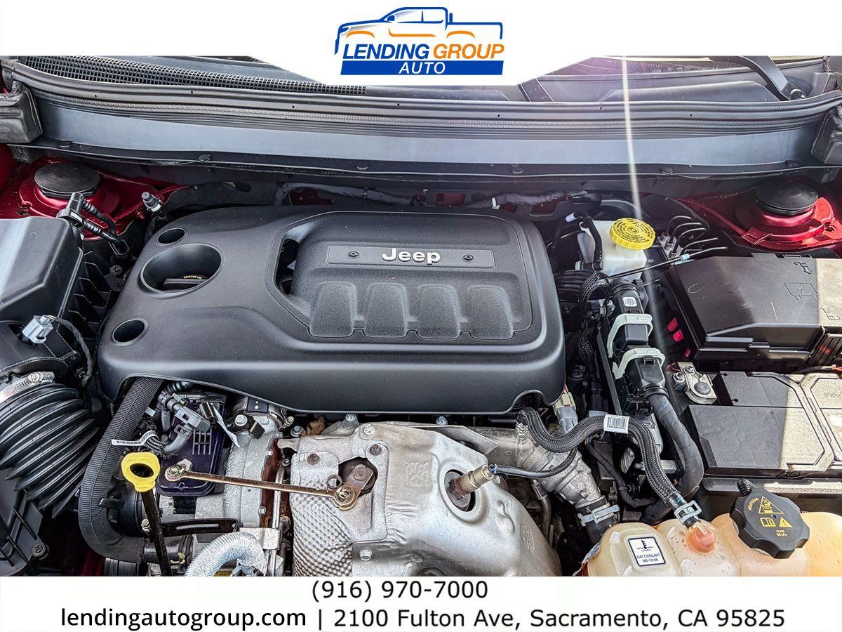 Used 2019 Jeep Cherokee Trailhawk AWD/4WD image 26