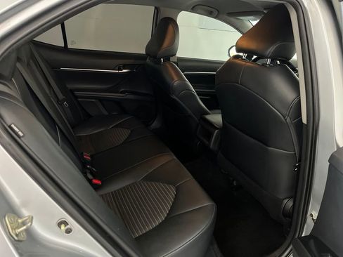 Used 2020 Toyota Camry SE FWD image 23