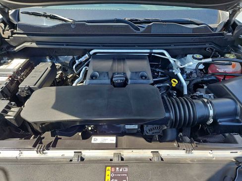 Used 2023 Chevrolet Colorado Trail Boss w/ Technology Package AWD/4WD image 32
