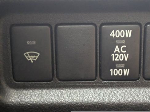 Used 2015 Toyota 4Runner Limited image 31