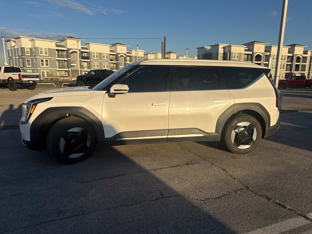 Used 2024 Kia EV9 Wind AWD/4WD image 11