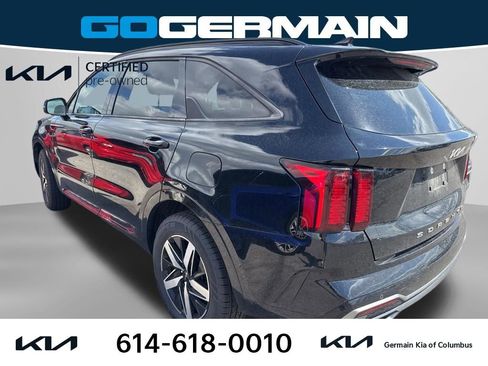 Used 2022 Kia Sorento EX w/ Panoramic Sunroof Package image 4