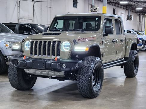 Used 2020 Jeep Gladiator Mojave AWD/4WD image 3