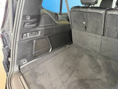 Used 2024 Jeep Wagoneer L Series III w/ Flexible Seating Group AWD/4WD image 14