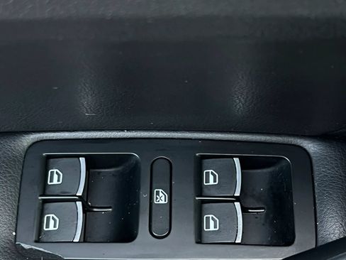 Used 2014 Volkswagen Passat TDI SE FWD image 33