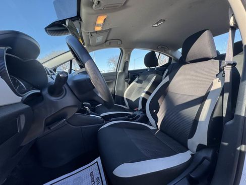 Used 2021 Nissan Versa SV image 12