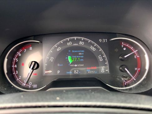 Used 2025 Toyota RAV4 XLE FWD image 25