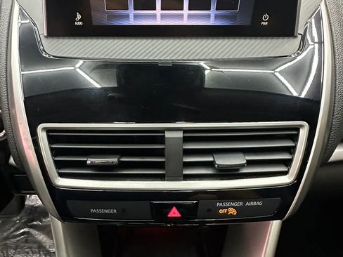 Used 2018 Mitsubishi Eclipse Cross SEL AWD/4WD image 16