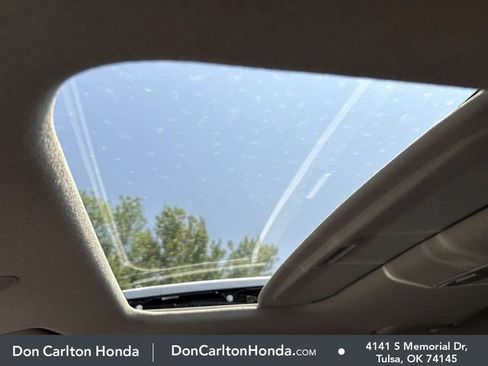 Used 2025 Hyundai Venue SEL FWD image 10