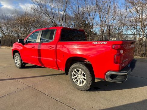Used 2020 Chevrolet Silverado 1500 LT image 3