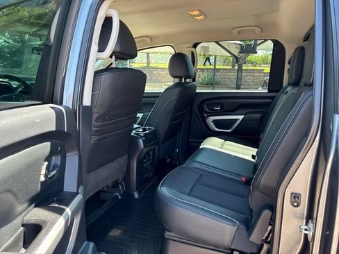 Used 2017 Nissan Titan PRO-4X AWD/4WD image 25