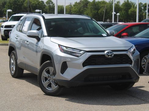 New 2025 Toyota RAV4 XLE image 29