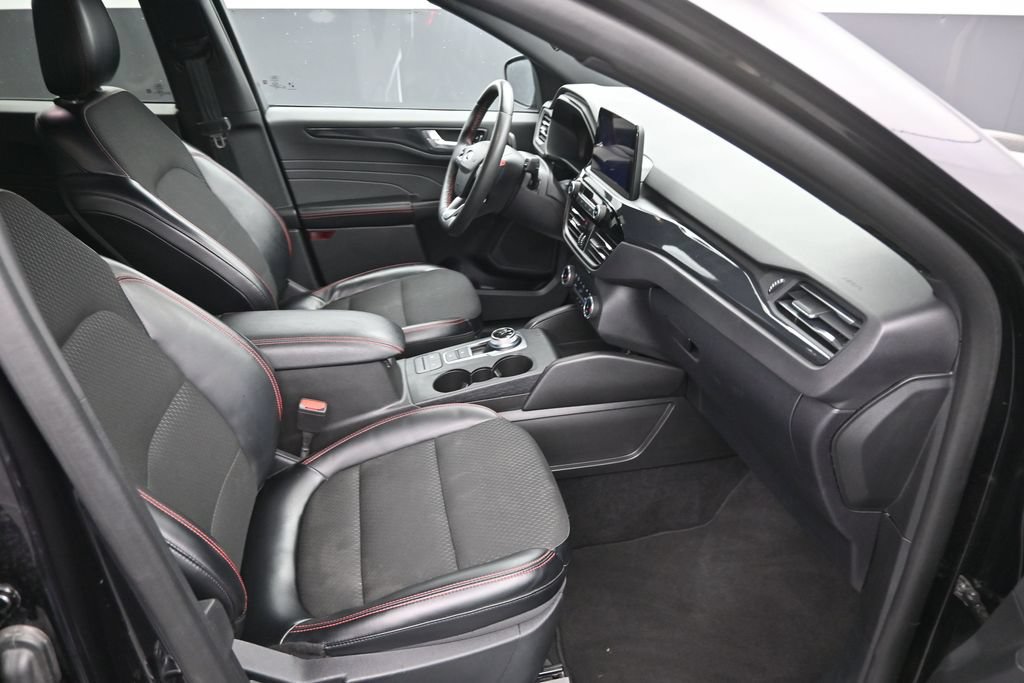 Used 2025 Ford Escape ST-Line Select AWD/4WD image 11